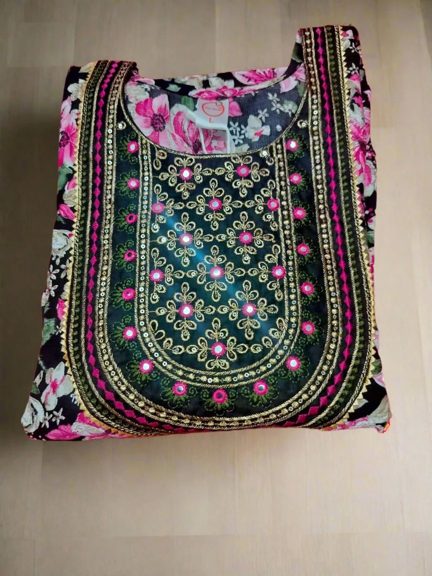 Black-Floral Anarkali Top! πΈ