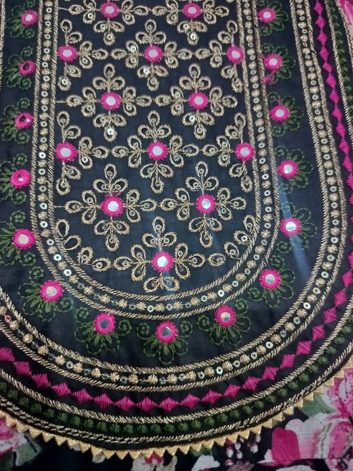 Black-Floral Anarkali Top! πΈ