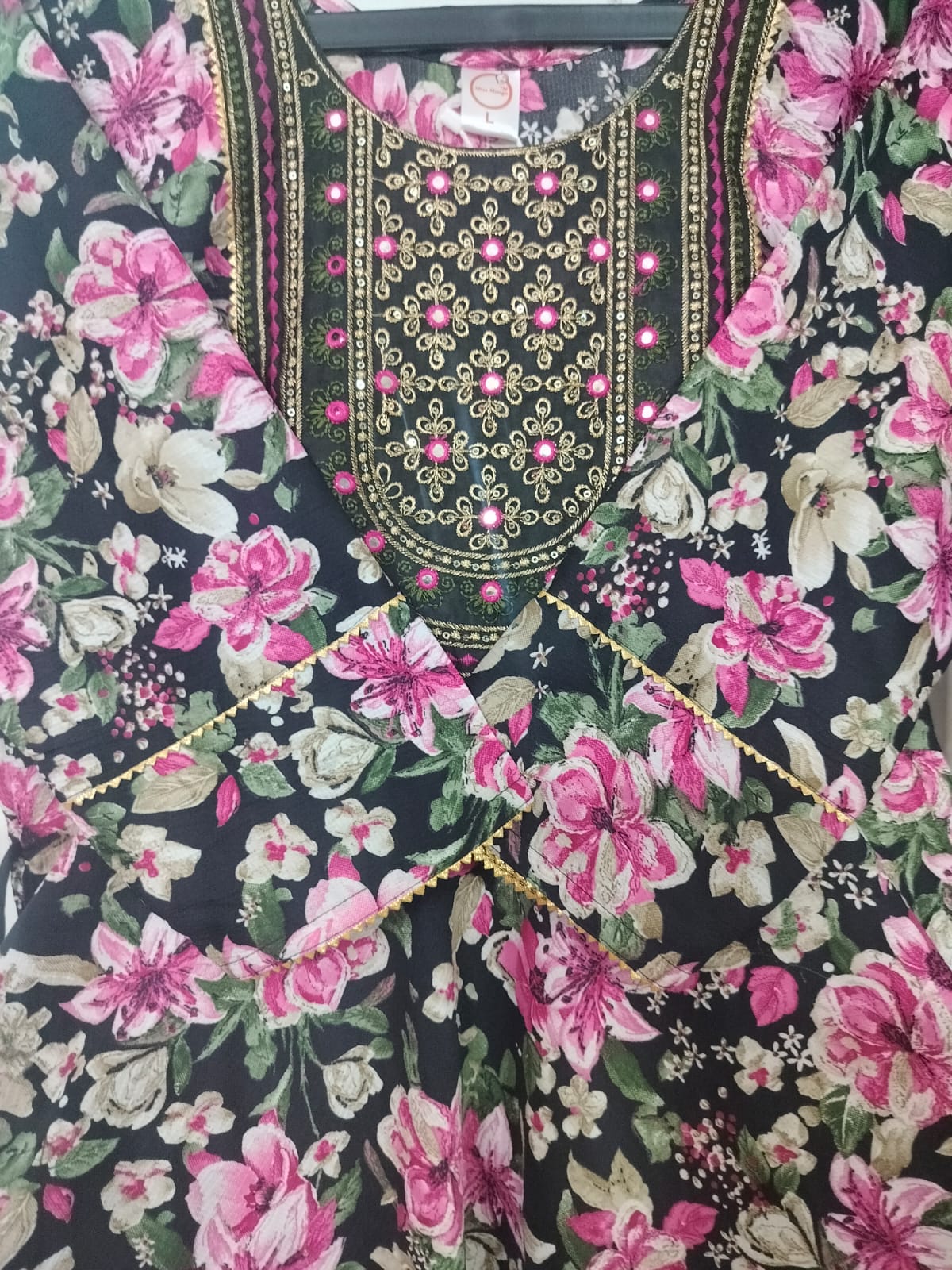 Black-Floral Anarkali Top! πΈ