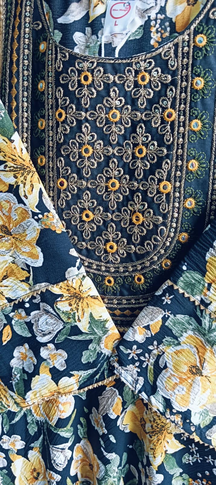 Black-Floral Anarkali Top! πΈ