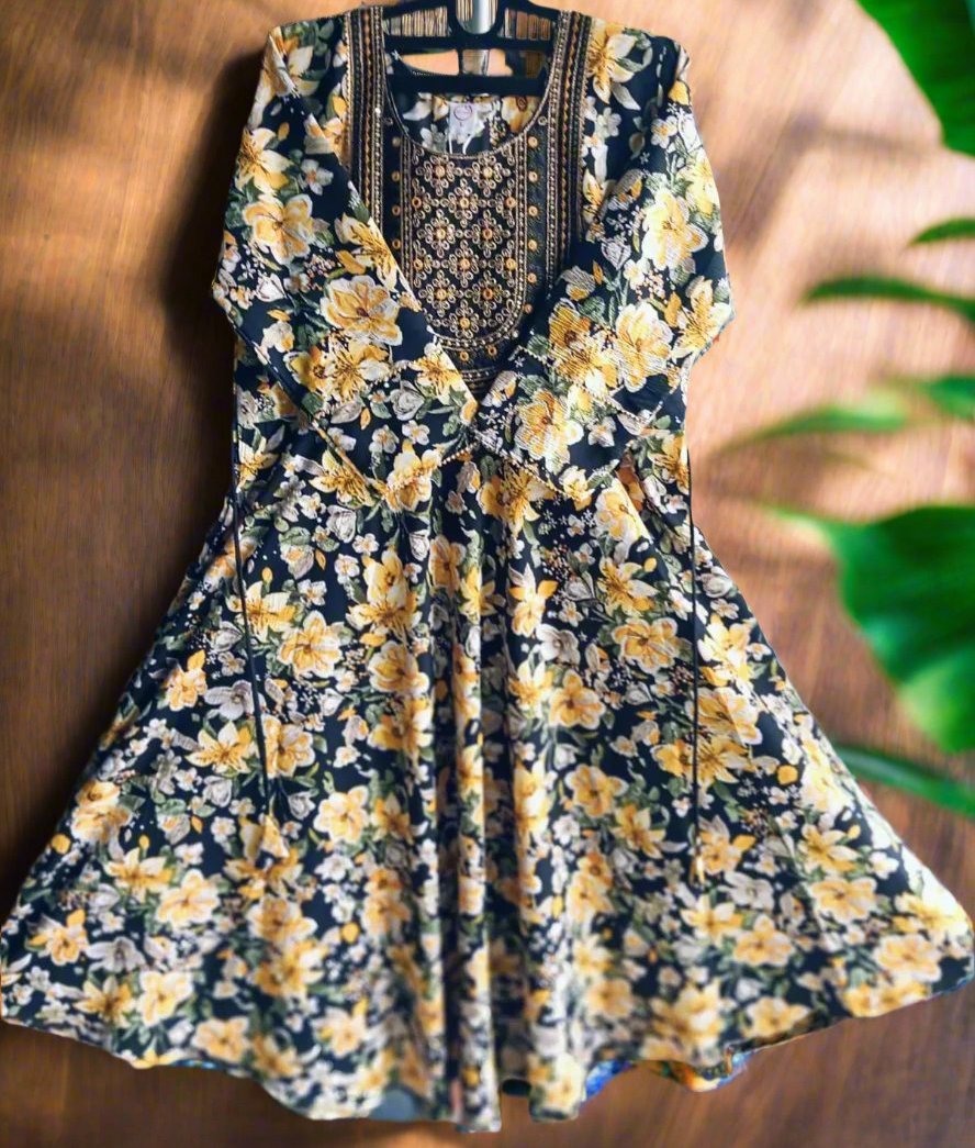 Black-Floral Anarkali Top! πΈ