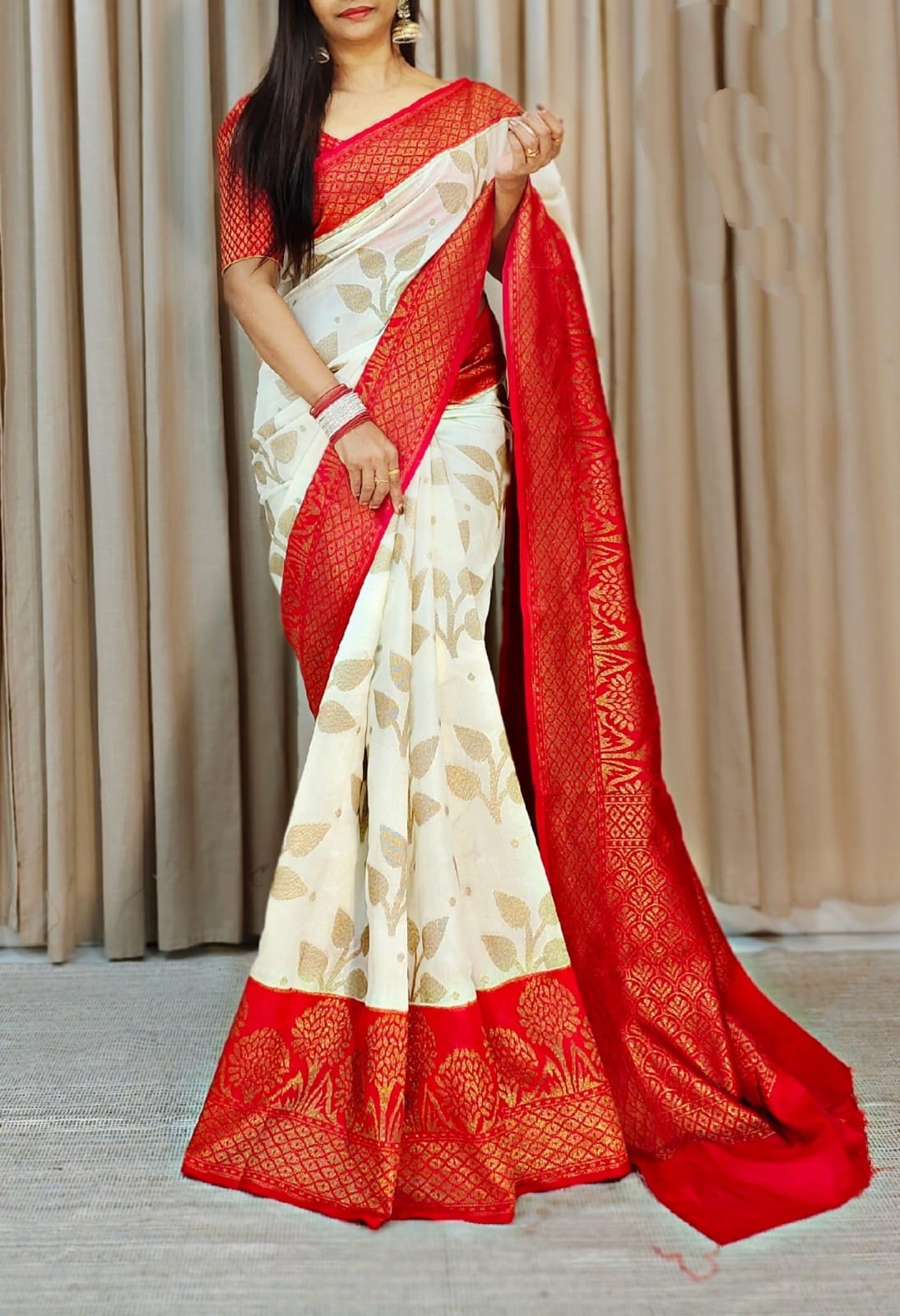 Banarasi Daybal Semi Doupin Soft Silk Saree with all-over buta weaving and rich pallu-design