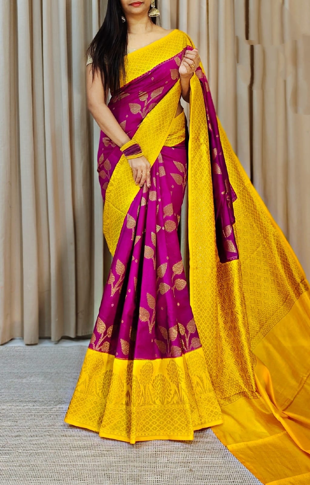 Banarasi Daybal Semi Doupin Soft Silk Saree with all-over buta-weaving - rich pallu design