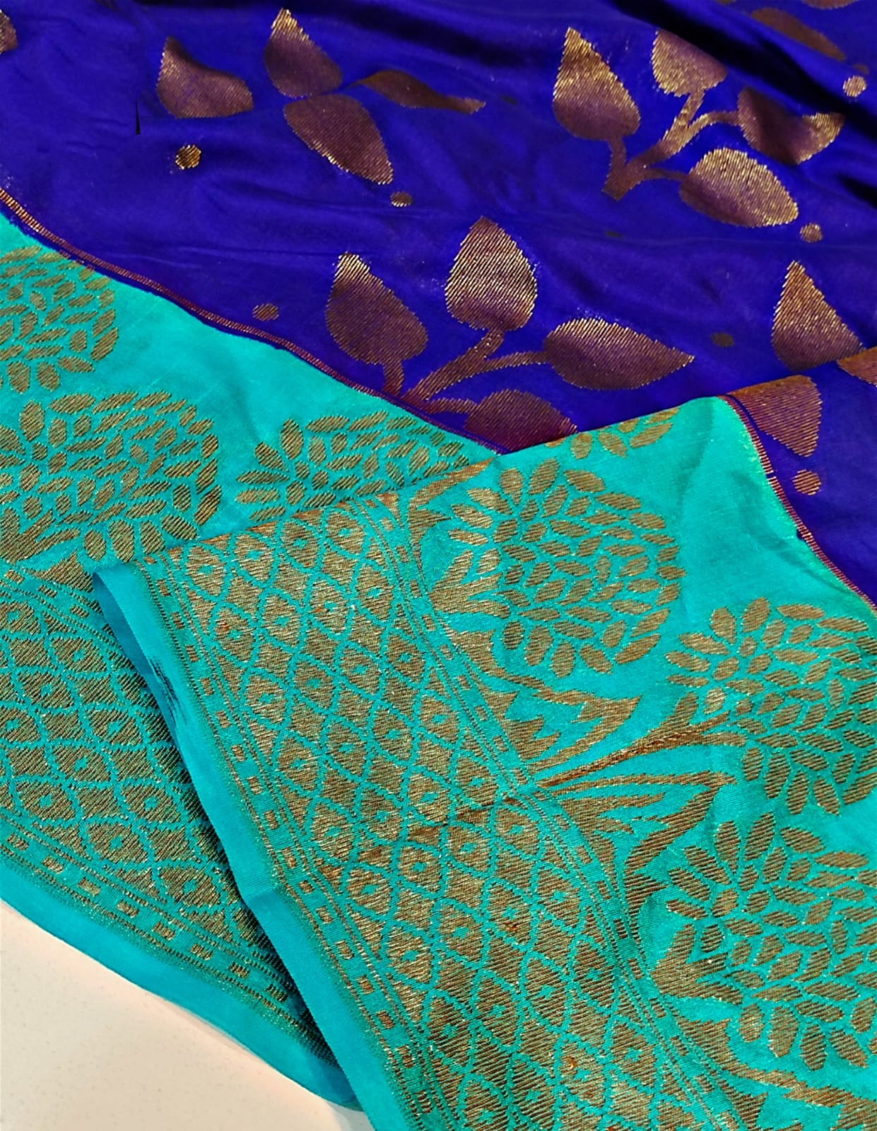 Banarasi Daybal Semi Doupin Soft Silk Saree with all over buta-weaving - rich pallu design