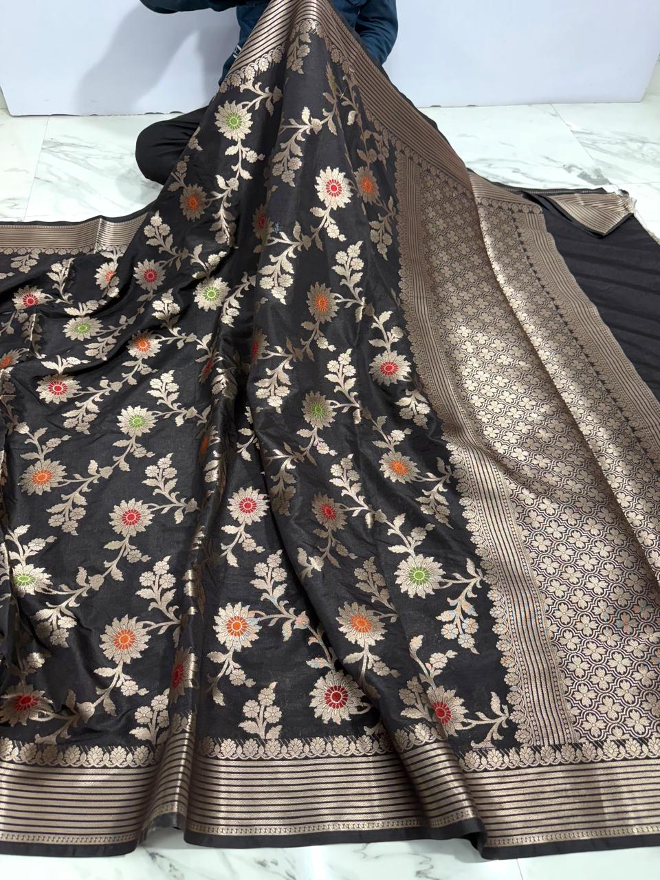 Banarasi Katan Dyeble Dupion Meenakari Jaal Silk Saree with Dual Zari Weaves-black