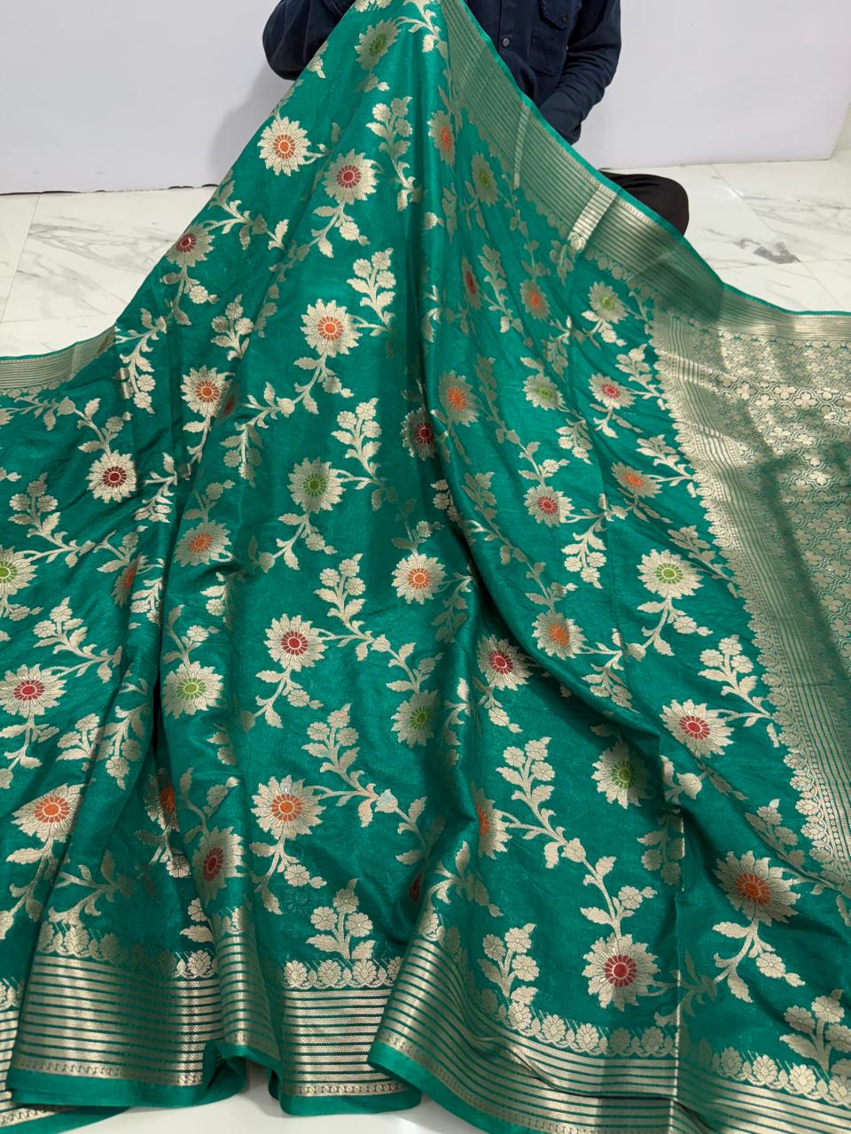 Banarasi Katan Dyeble Dupion Meenakari Jaal Silk Saree with Dual Zari Weaves-green