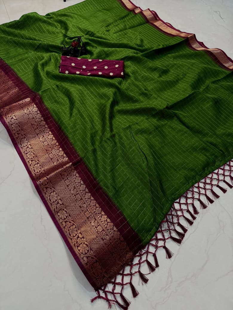 Super Dola Chex Jari Saree in Green with Maroon Border and Tussle Pallu – Running Jacquard Blouse – Rafia Fashions