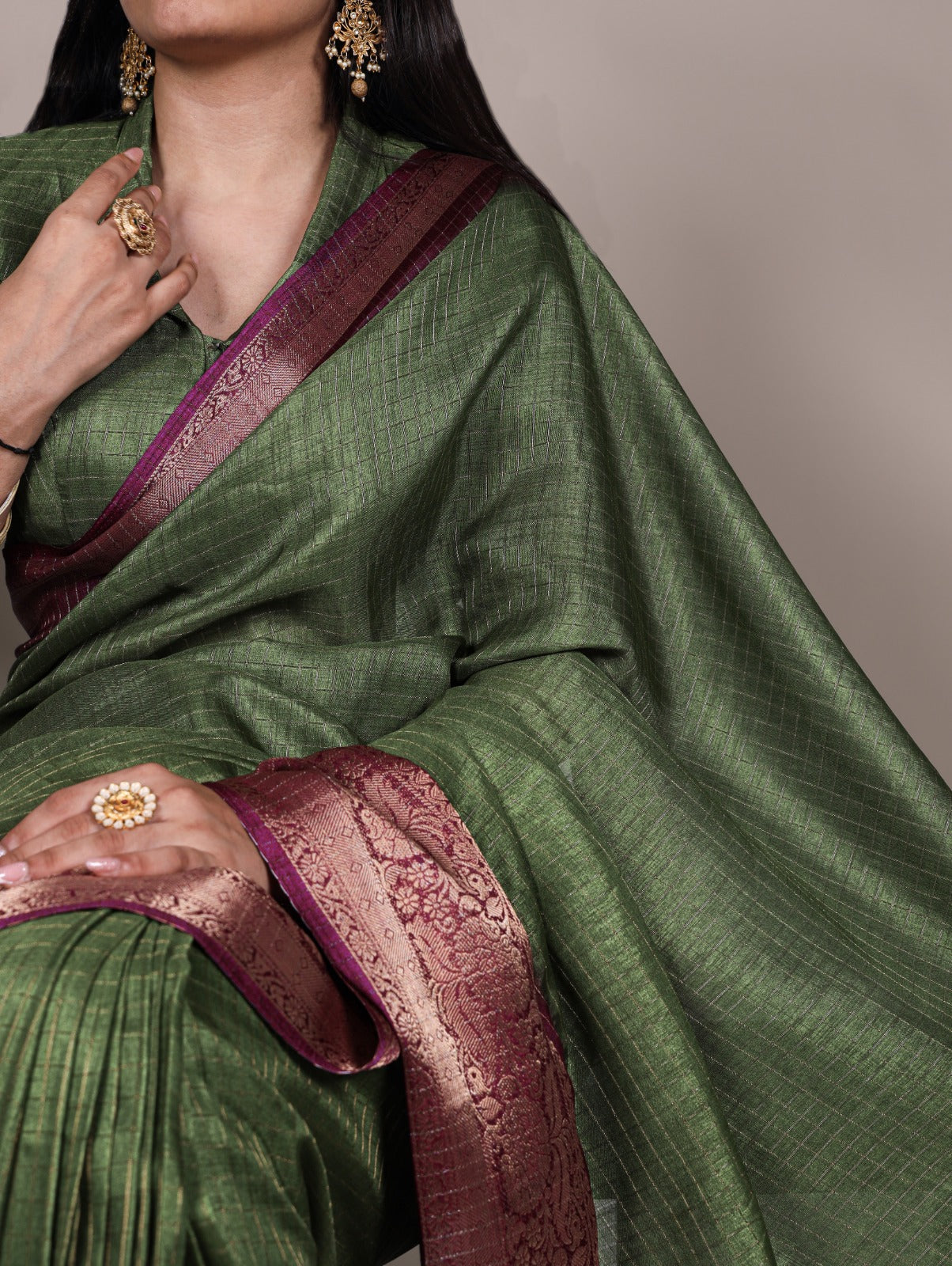 Dola Chex Saree with Zari Weaving and Borders-green