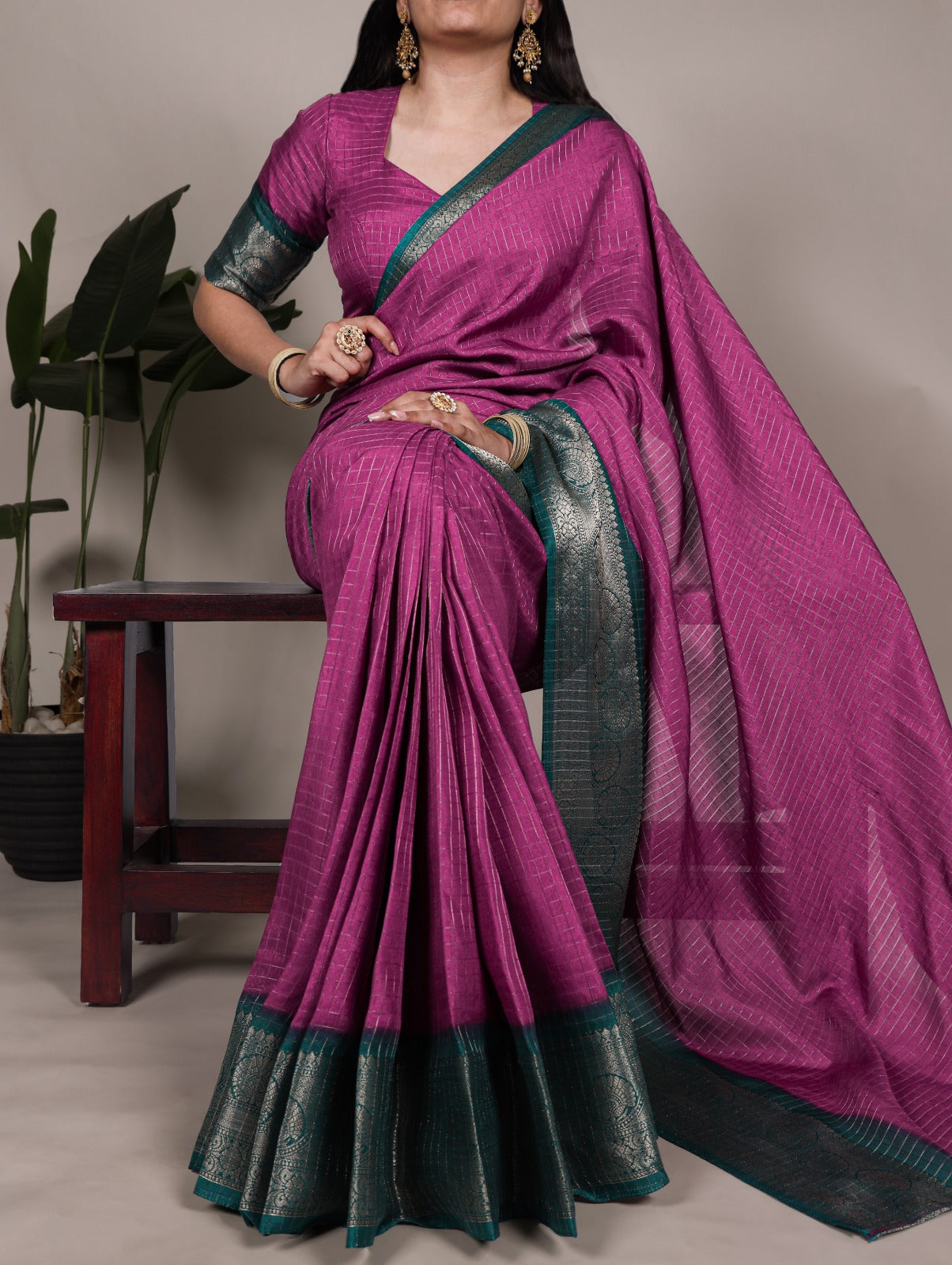 Dola Chex Saree with Zari Weaving and Borders-pink with grey border