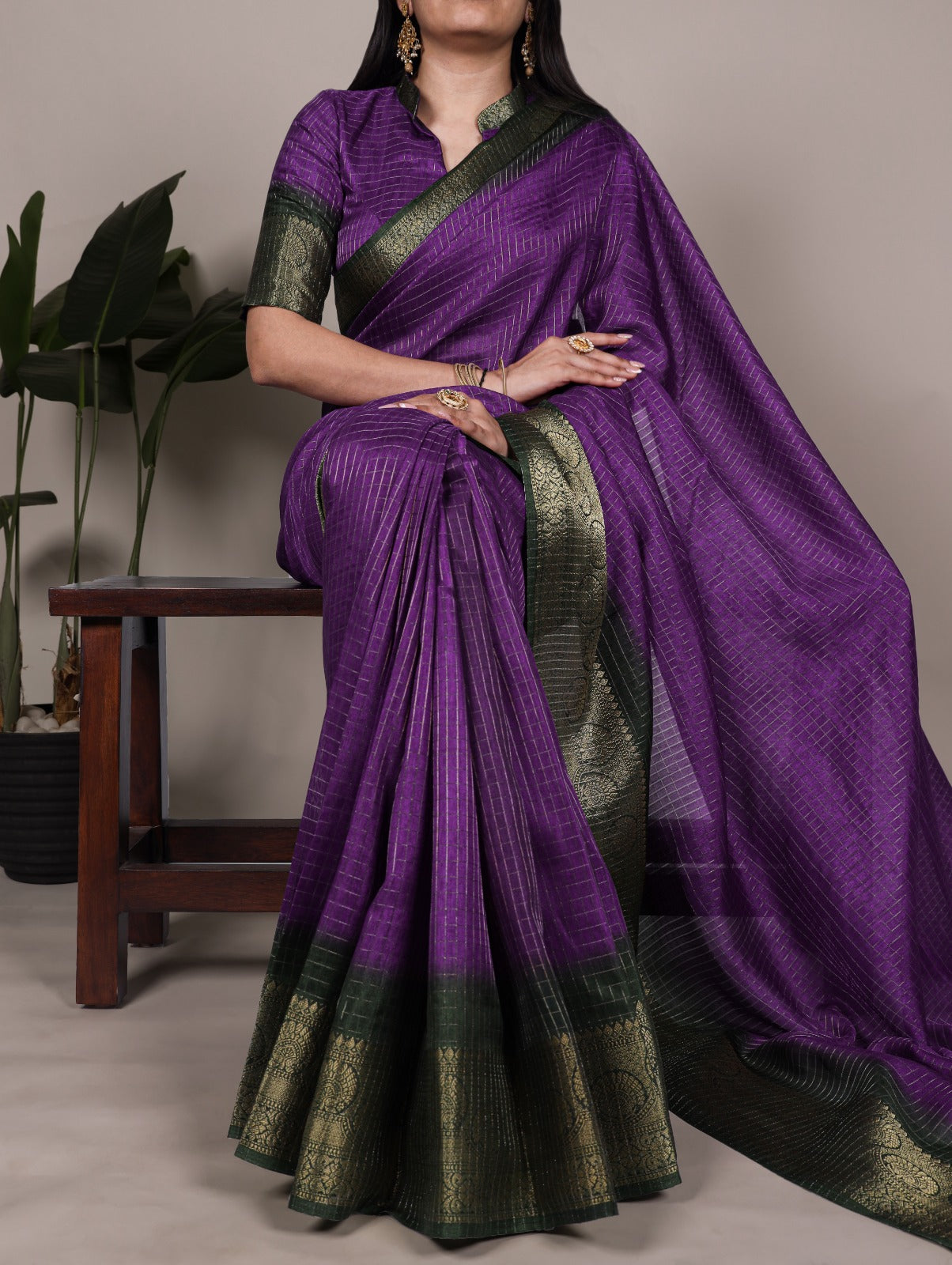 Dola Chex Saree with Zari Weaving and Borders-purple with black border