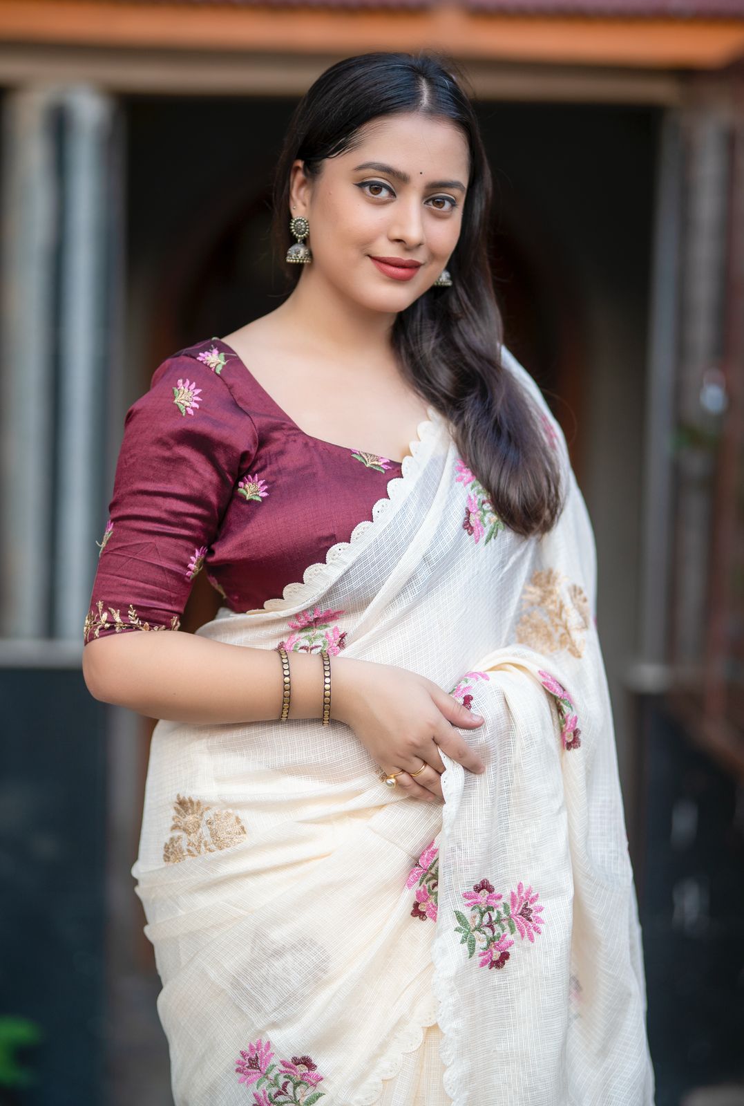 Ivory Kota Silk Saree with Zari and Embroidery Work featuring Cutwork Lace and Contrast Phantom Silk Blouse – Rafia Fashions-