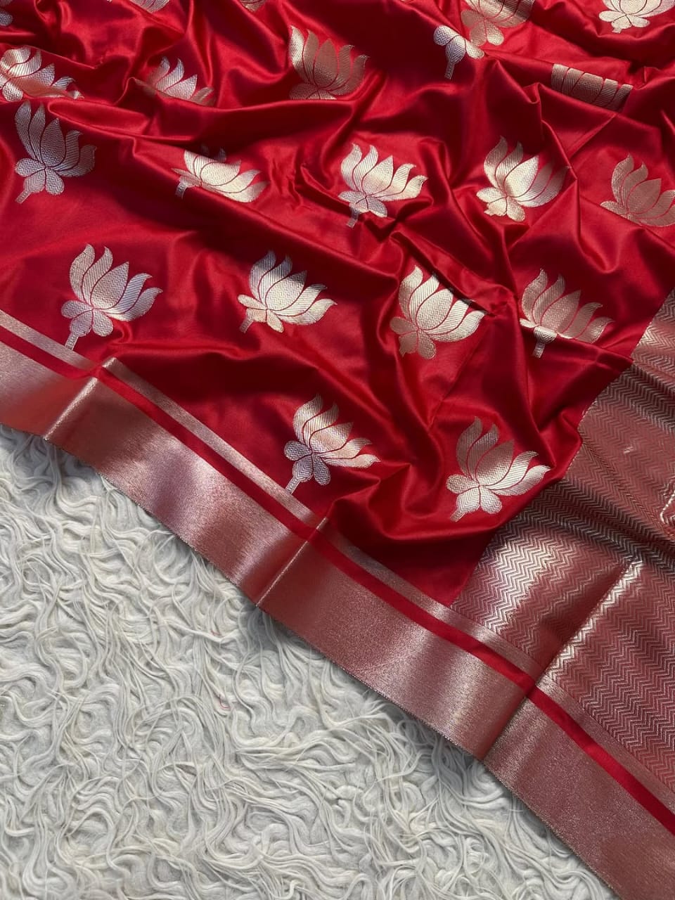 Red Banarasi Katan Soft Silk Saree with Lotus Design and Zari-Border