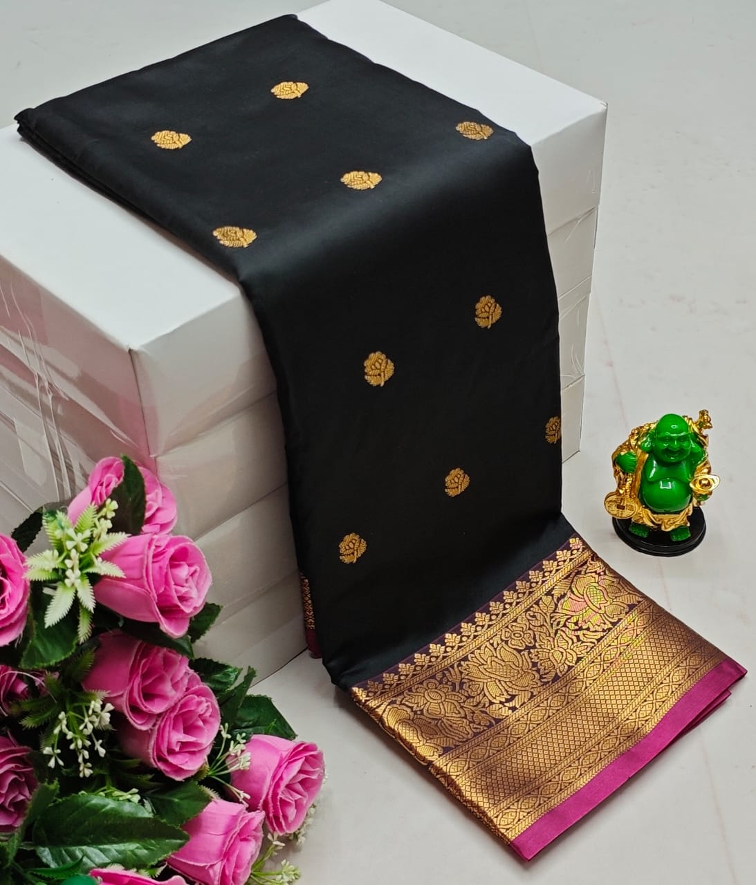 Premium Kanchi Soft Silk Saree with Contrast Border & Pallu-blk