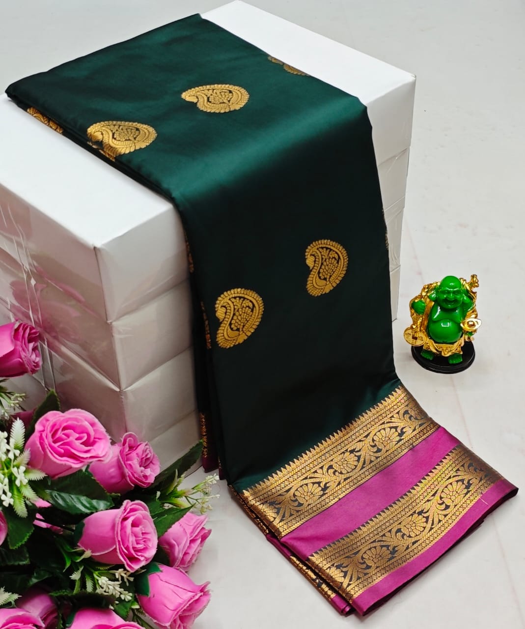 Premium Kanchi Soft Silk Saree with Contrast Border & Pallu – green with Gold Border