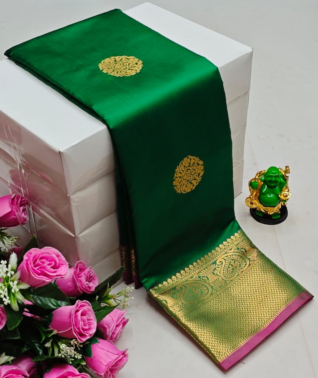 Premium Kanchi Soft Silk Saree with Contrast Border & Pallu – light green with Gold Border