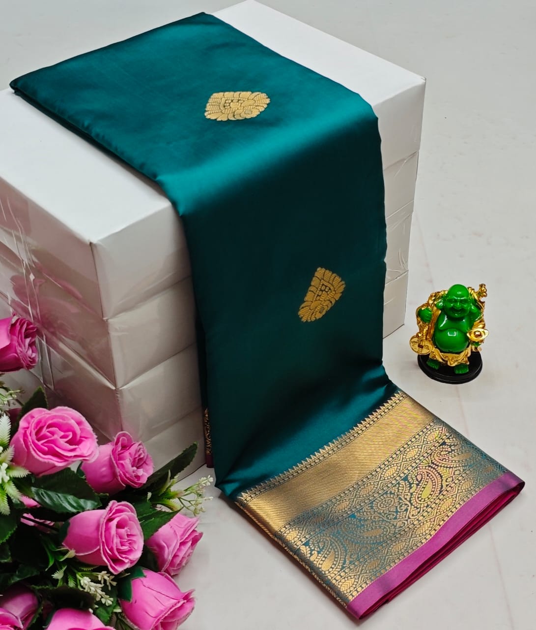Premium Kanchi Soft Silk Saree with Contrast Border & Pallu – greeen