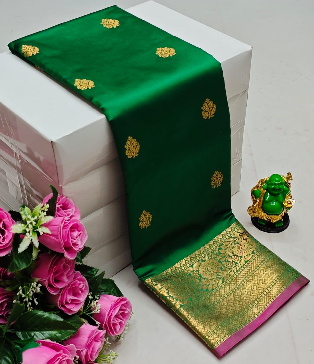 Premium Kanchi Soft Silk Saree with Contrast Border & Pallu – green with Gold Border