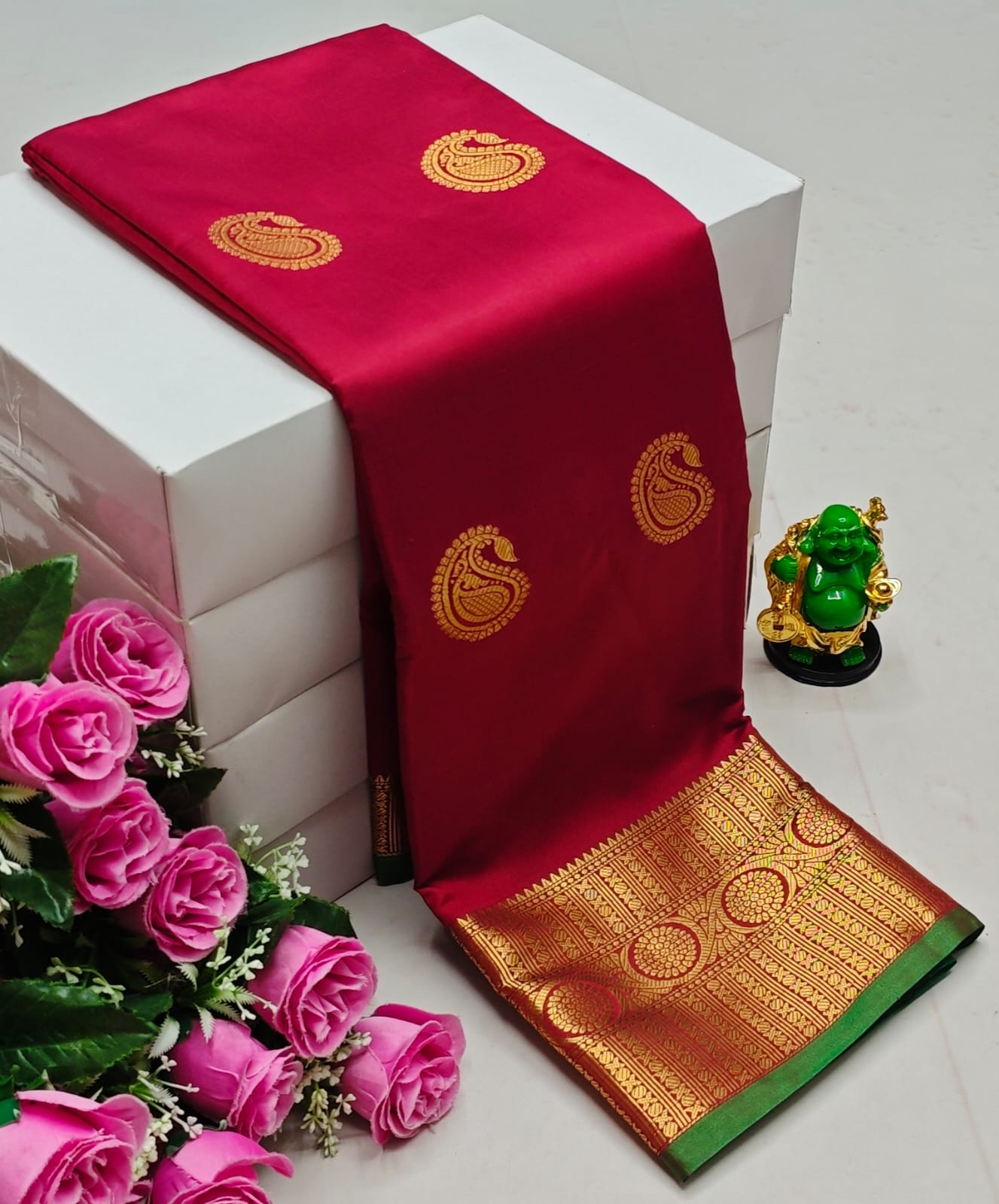 Premium Kanchi Soft Silk Saree with Contrast Border & Pallu – meroon with Gold Border