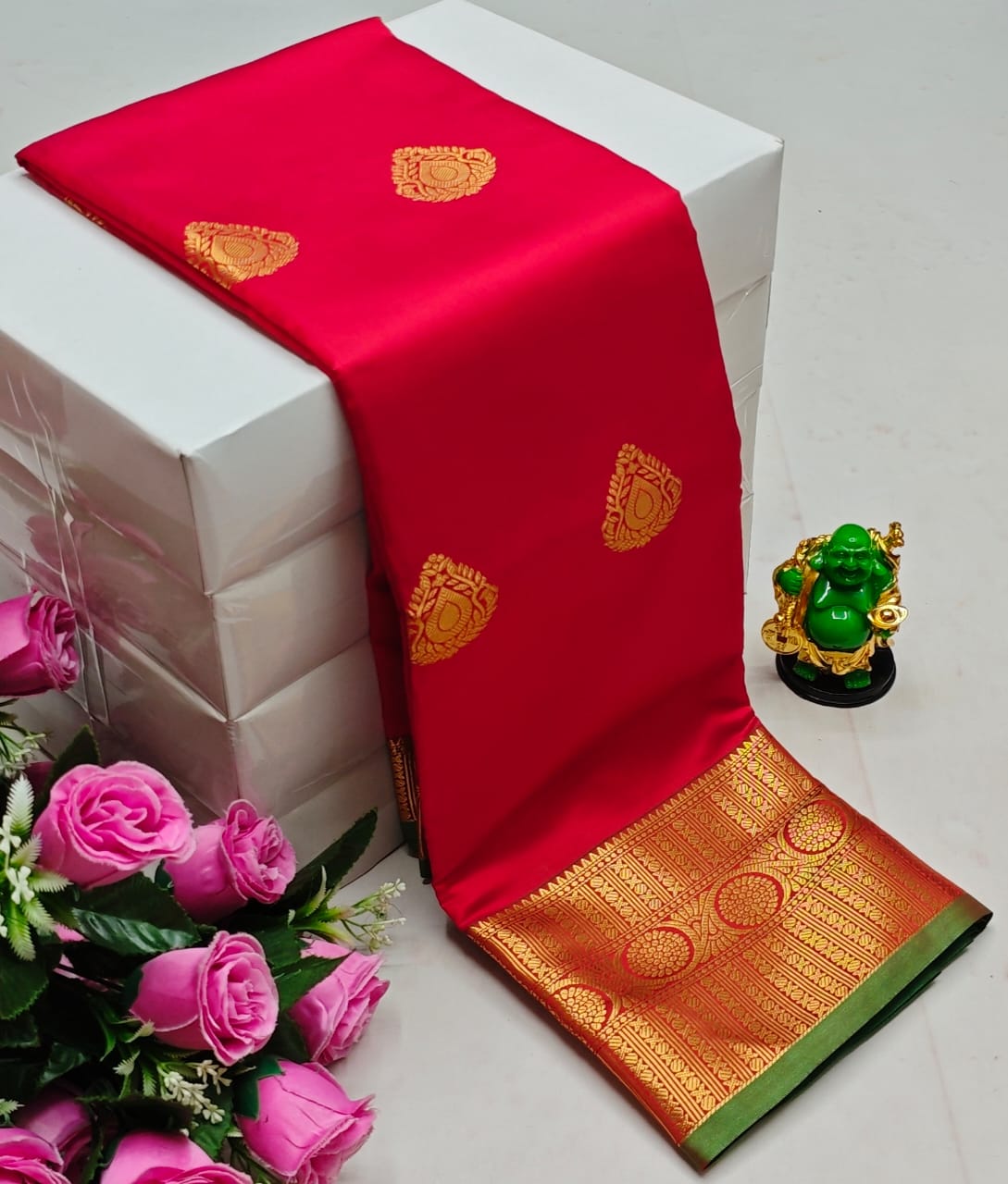 Premium Kanchi Soft Silk Saree with Contrast Border & Pallu – Red with Gold Borderr