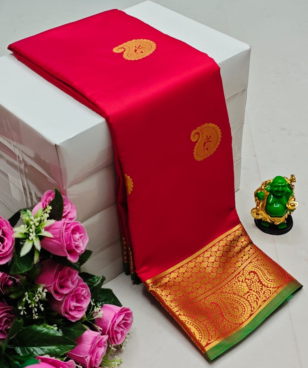 Premium Kanchi Soft Silk Saree with Contrast Border & Pallu – Red -with Gold Border