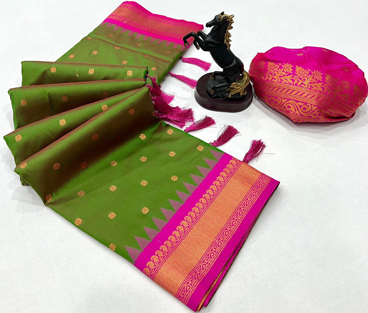 Premium Soft Silk Saree in Red with Narayanpeth Border – Roshni Vol-1-lightgreen