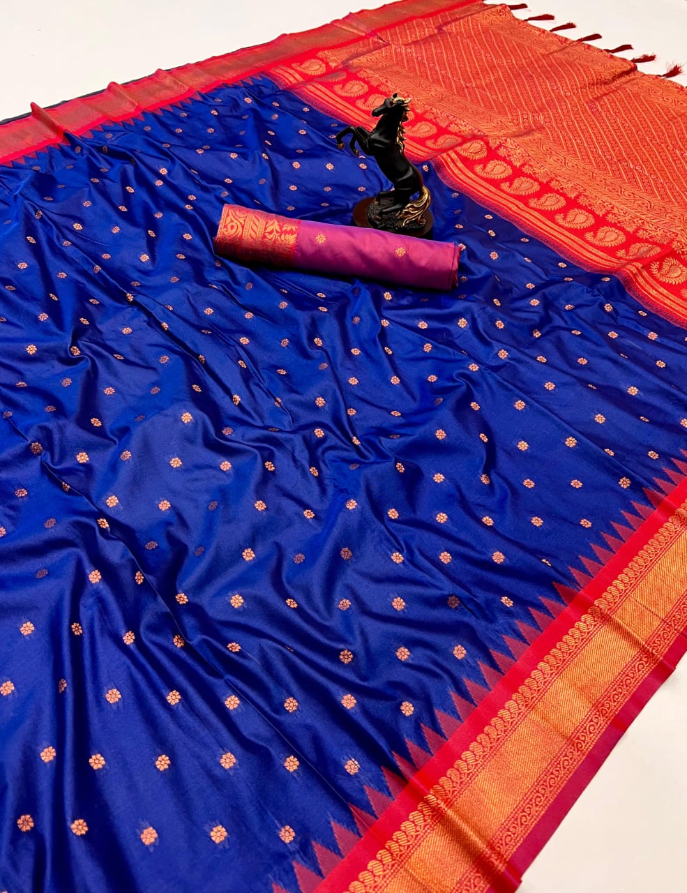 Premium Soft Silk Saree in Red with Narayanpeth Border – Roshni Vol-1-royalblue pallu